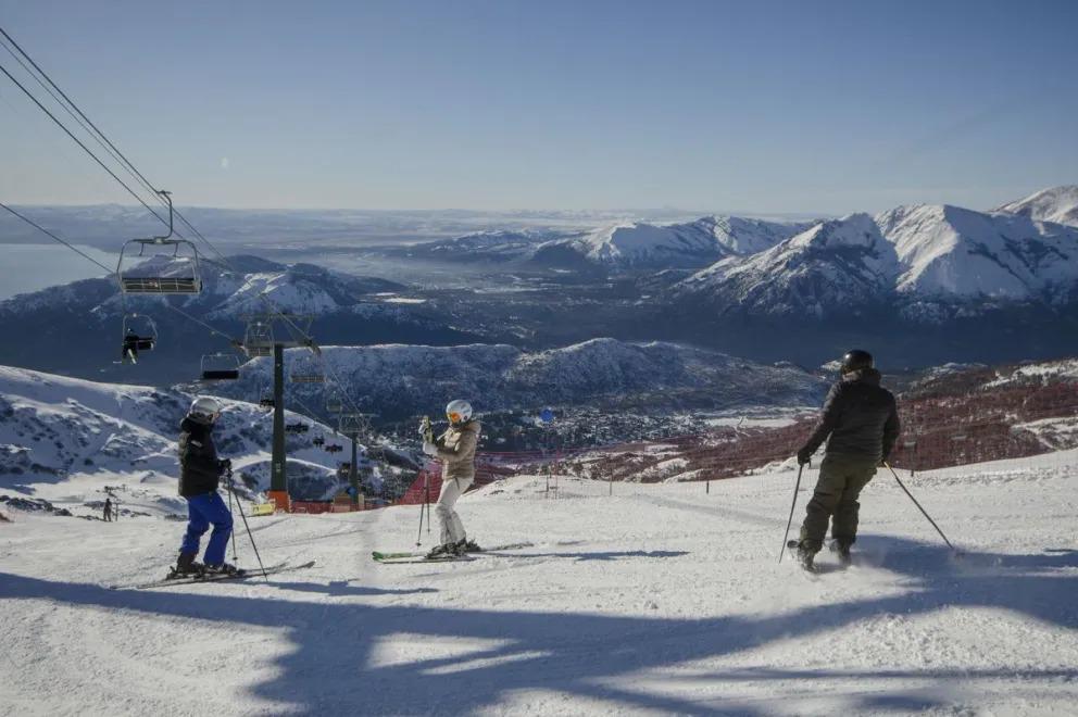 Invierno 2025: comenz&oacute; la venta de pases de esqu&iacute; a 115 mil pesos