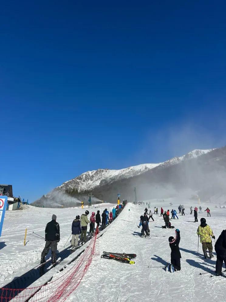 Disfrute total en el primer d&iacute;a de temporada en el cerro Catedral