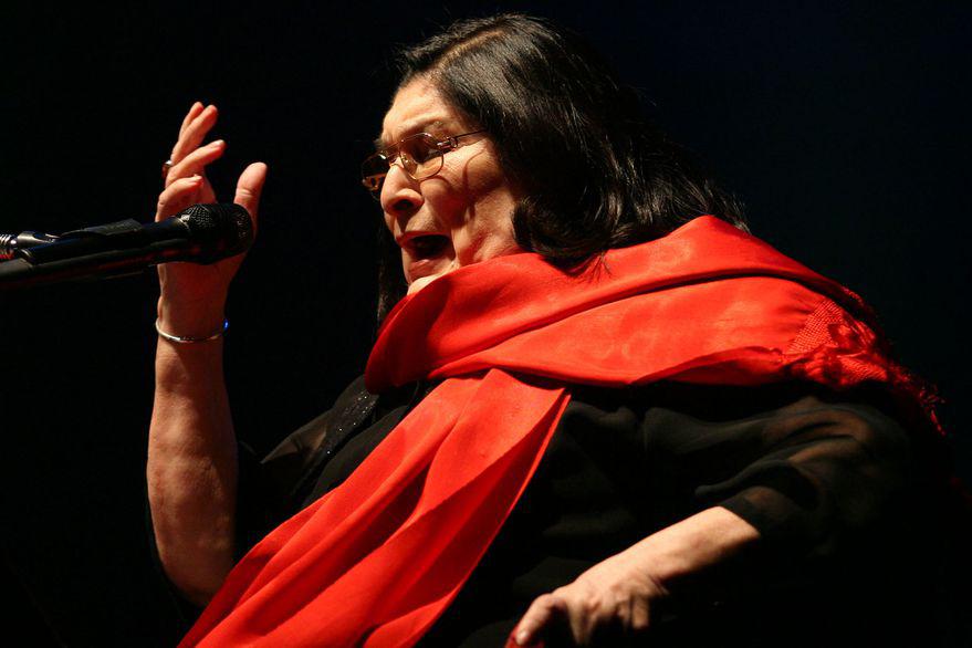 Mercedes Sosa. Se publicar&aacute;n 21 clips de la grabaci&oacute;n de Cantora junto a Gustavo Cerati, Charly Garc&iacute;a y m&aacute;s