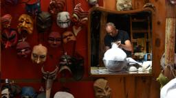 Un lujito: aprender a hacer m&aacute;scaras con Kike Mayer