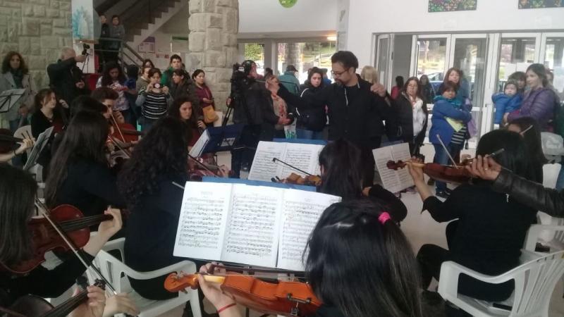 La Camerata Juvenil abri&oacute; el ciclo art&iacute;stico para celebrar los 80 a&ntilde;os del hospital