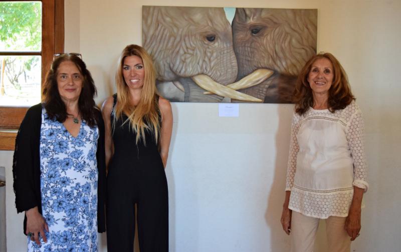 Inspiración: Daniela Dursi expone sus pinturas en Sala de Prensa