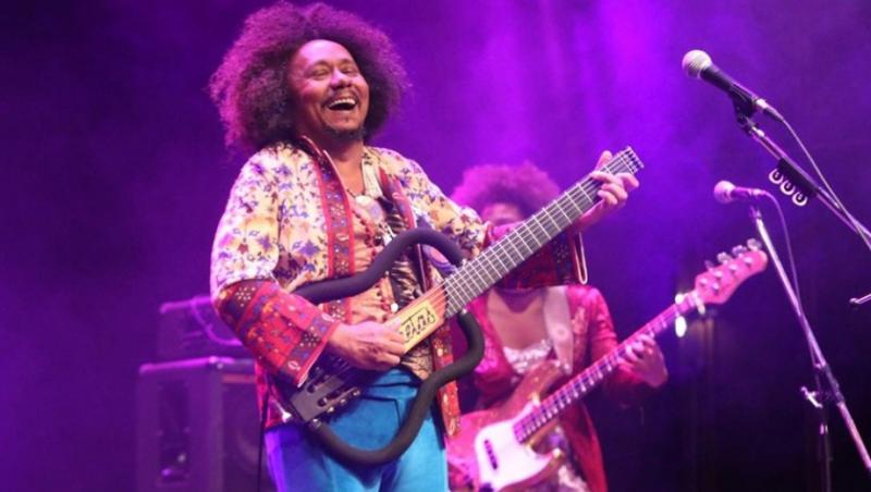 La música de Brasil llegó a Bariloche con Chico César
