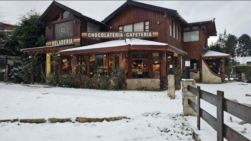 Alfajores Artesanales y Chocolates en Bariloche: DolceRama, la parada dulce en la zona de los kil&oacute;metros