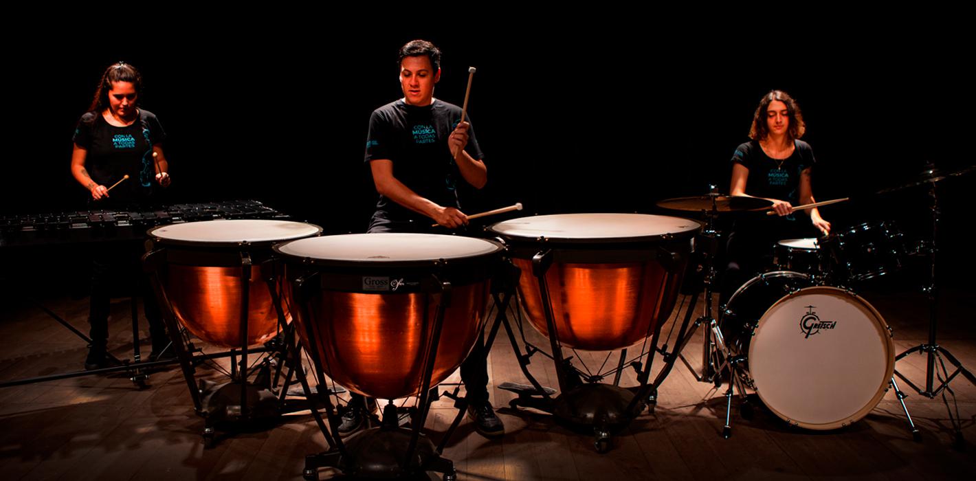 Trep&uacute;n Tr&iacute;o Percusi&oacute;n  &laquo;A-T&Iacute;PICA: tangos para instrumentos de percusi&oacute;n&raquo;. 