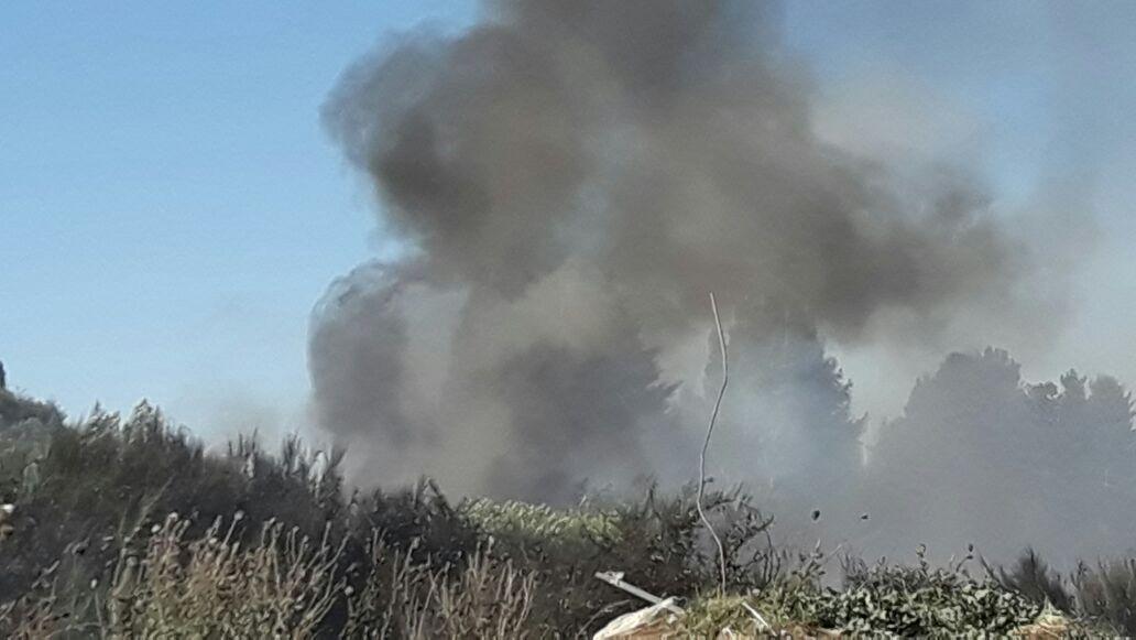 Trabajan para controlar incendios