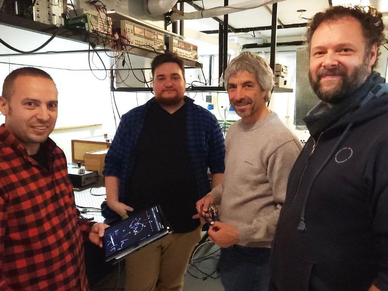 Experimentan con un nuevo tipo de material donde la luz y el sonido se acoplan al mismo ritmo