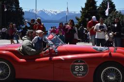 Los autos de las Mil Millas pasaron por el Centro Cívico