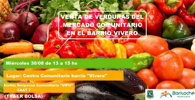Mañana, venta de verduras en el barrio Vivero