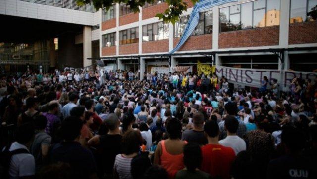 Científicos y universitarios reclaman contra el ajuste en el CONICET y convocan hoy a un abrazo al Centro Científico y Tecnológico de Bariloche