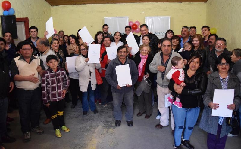 Alegría en el B° Bella Vista II: Se firmó la Escritura Declarativa de Dominio