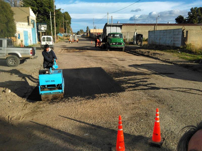 Bacheo y arreglo de calles en la agenda de Servicios Públicos