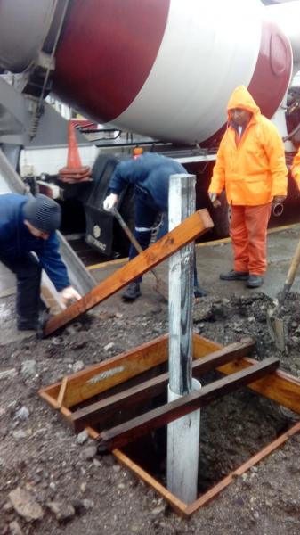 Municipio coloca semáforos para profundizar la seguridad vial