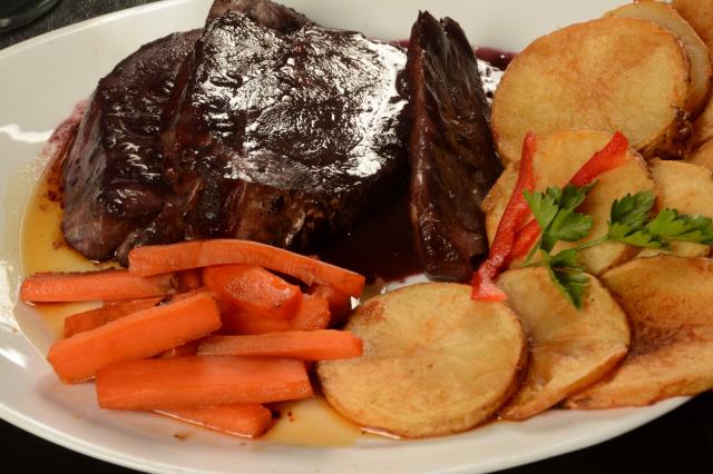 Bondiola de Salo con Guarnición