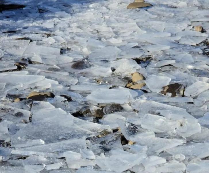 Precauci&oacute;n en la monta&ntilde;a: senderos con hielo y nieve exigen equipamiento especial