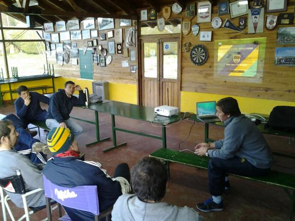 Club los Pehuenes recibi&oacute; a Carlos L&oacute;pez Silva -Oficial Nacional de la Uni&oacute;n Argentina de Rugby  quien llevar&aacute; adelante una cl&iacute;nica y capacitaci&oacute;n al Rugby de Pehuenes.