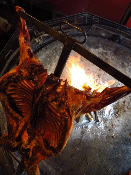 Asando un Cordero Patag&oacute;nico