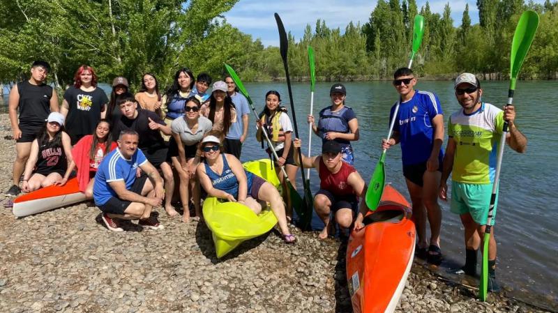 Las Escuelas N&aacute;uticas brindan pr&aacute;cticas de canotaje en toda la provincia