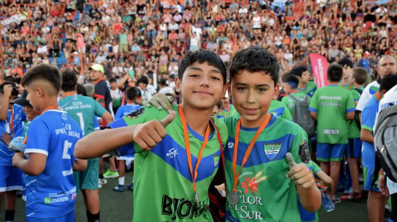 Mundialito de emociones: ya se vive la fiesta del f&uacute;tbol 