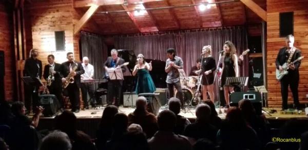 17 A&ntilde;os Destilando puro Blues