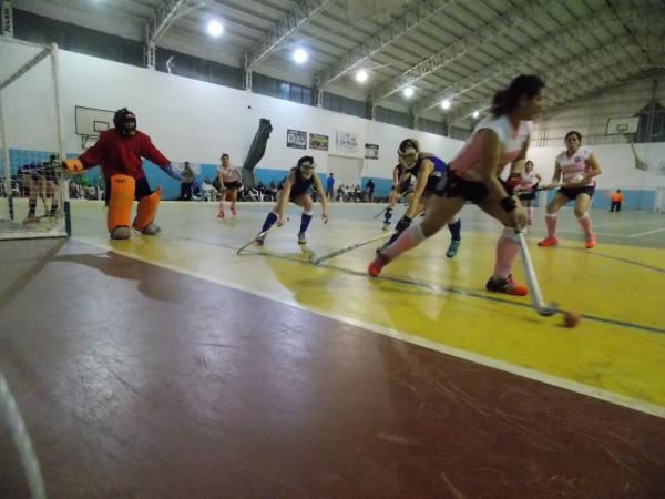 CULMIN&Oacute; EL TORNEO DE HOCKEY EN DINA HUAPI