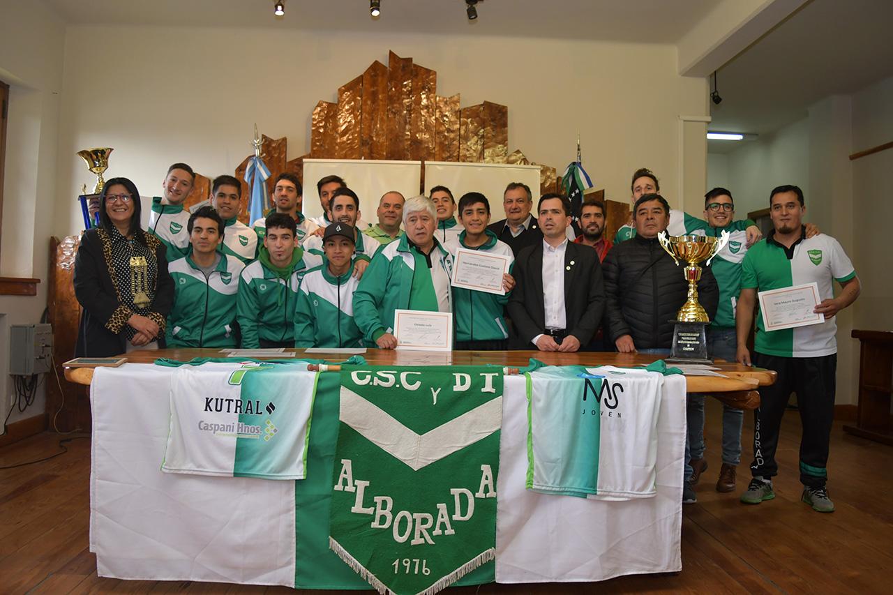 Reconocieron al equipo de f&uacute;tbol Alborada por el t&iacute;tulo en el 1&deg; Torneo Patag&oacute;nico de Campeones