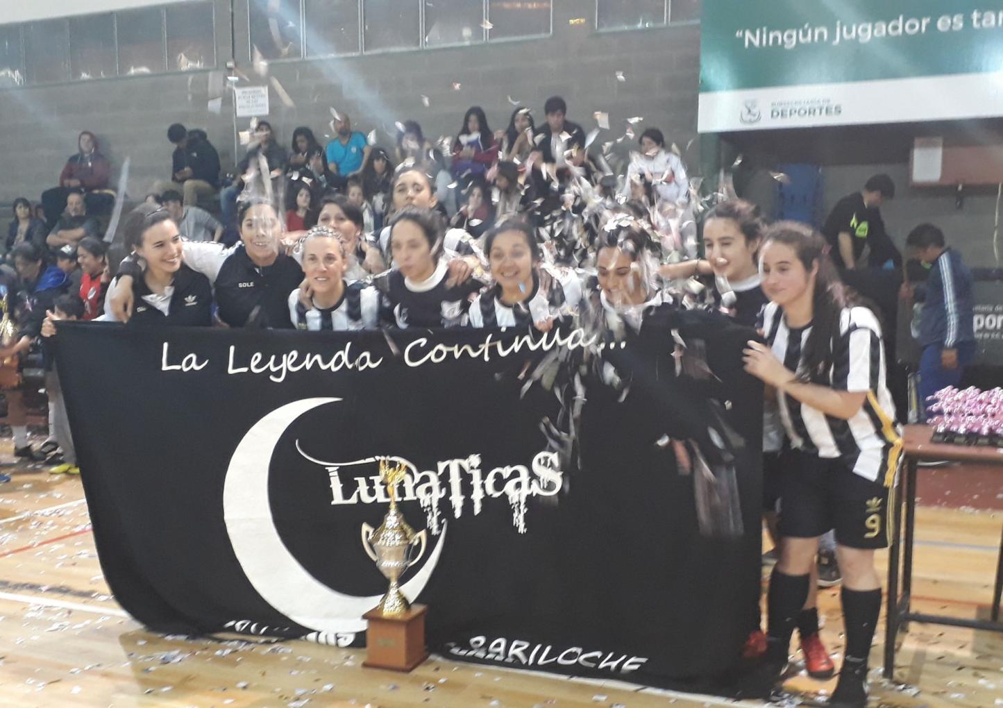 Lun&aacute;ticas campeonas del futsal femenino