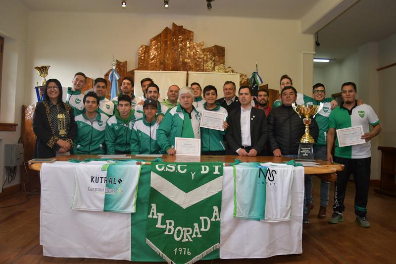 Reconocieron al equipo de f&uacute;tbol Alborada por el t&iacute;tulo en el 1&deg; Torneo Patag&oacute;nico de Campeones