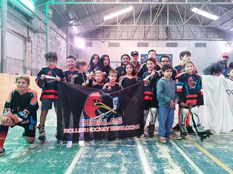 Los Hualas de Bariloche, brillaron en patag&oacute;nico de Roller Hockey