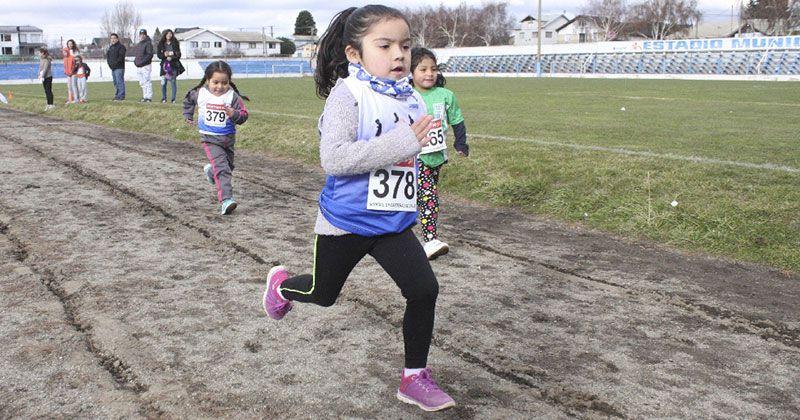 Carreras de Calle cerr&oacute; su primera etapa del 2018 en el Estadio Municipal